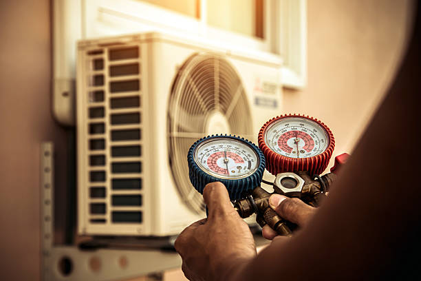 Professional Hvac technician working in Savannah, GA